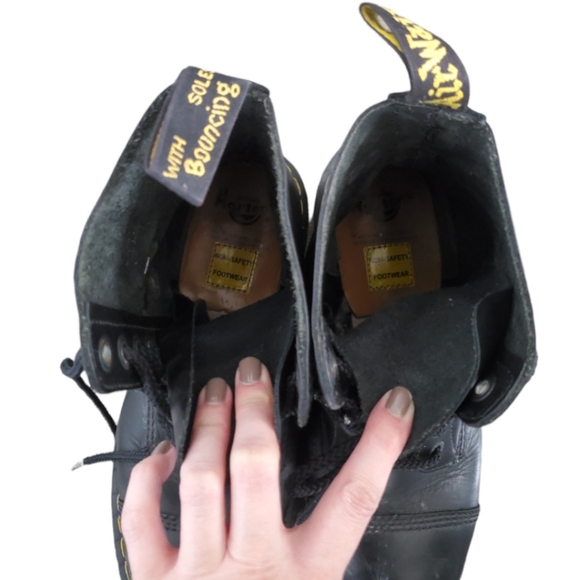*SOLD* Black Dr Martens Boots - Picture 6 of 7